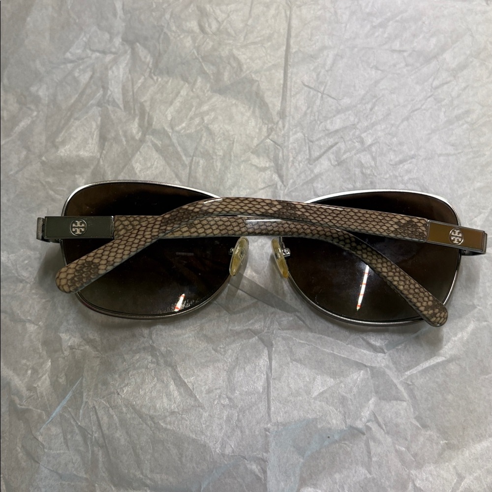 Tory Burch TY 6011 aviator sunglasses - Picture 3 of 5